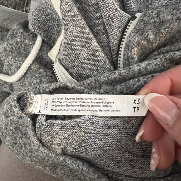 Cropped Lightweight Full Zip Hoodie - Picture 4 of 4